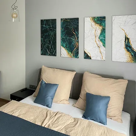 Apartment Corner *